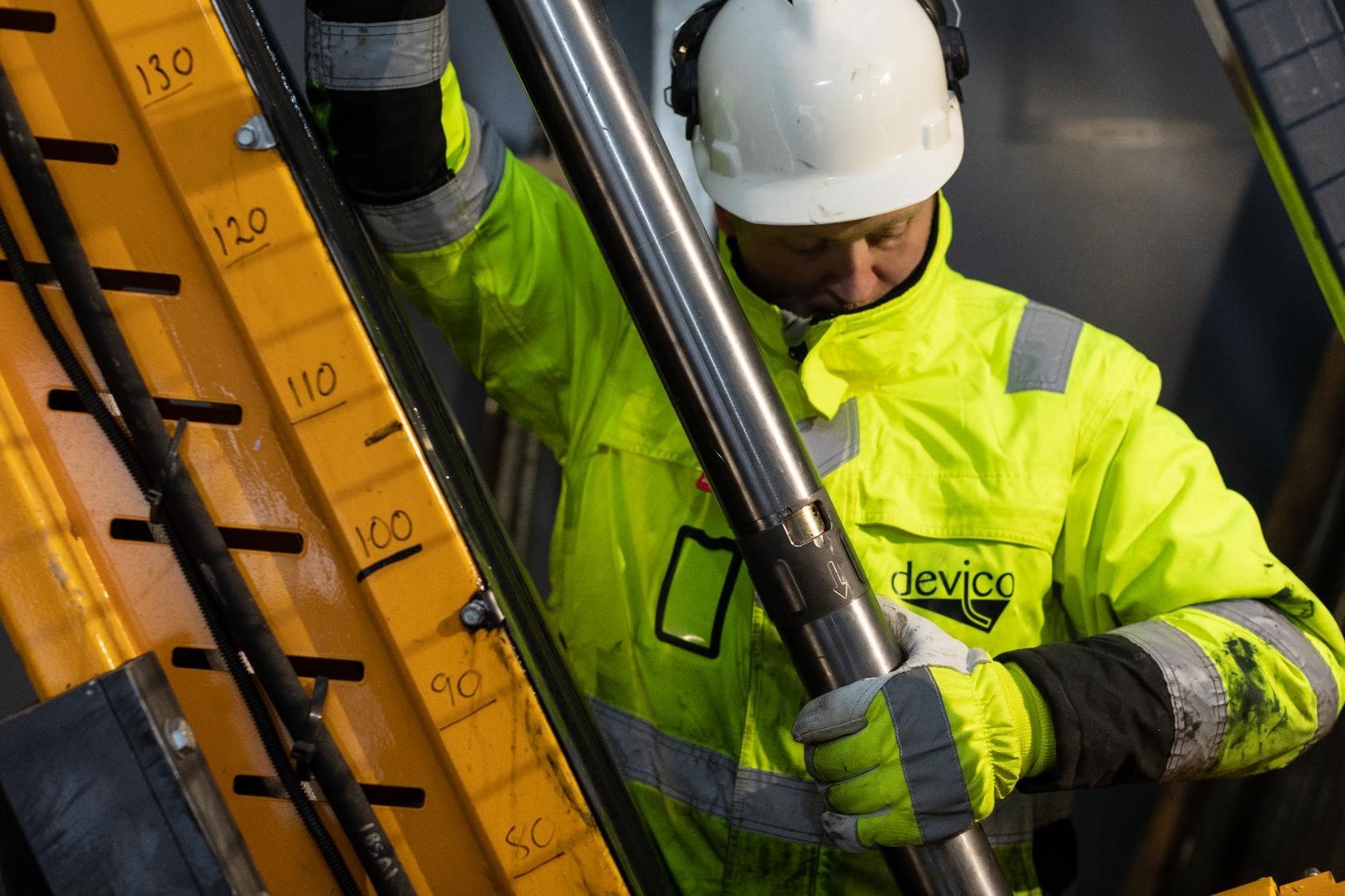 Operator handling DeviDrill