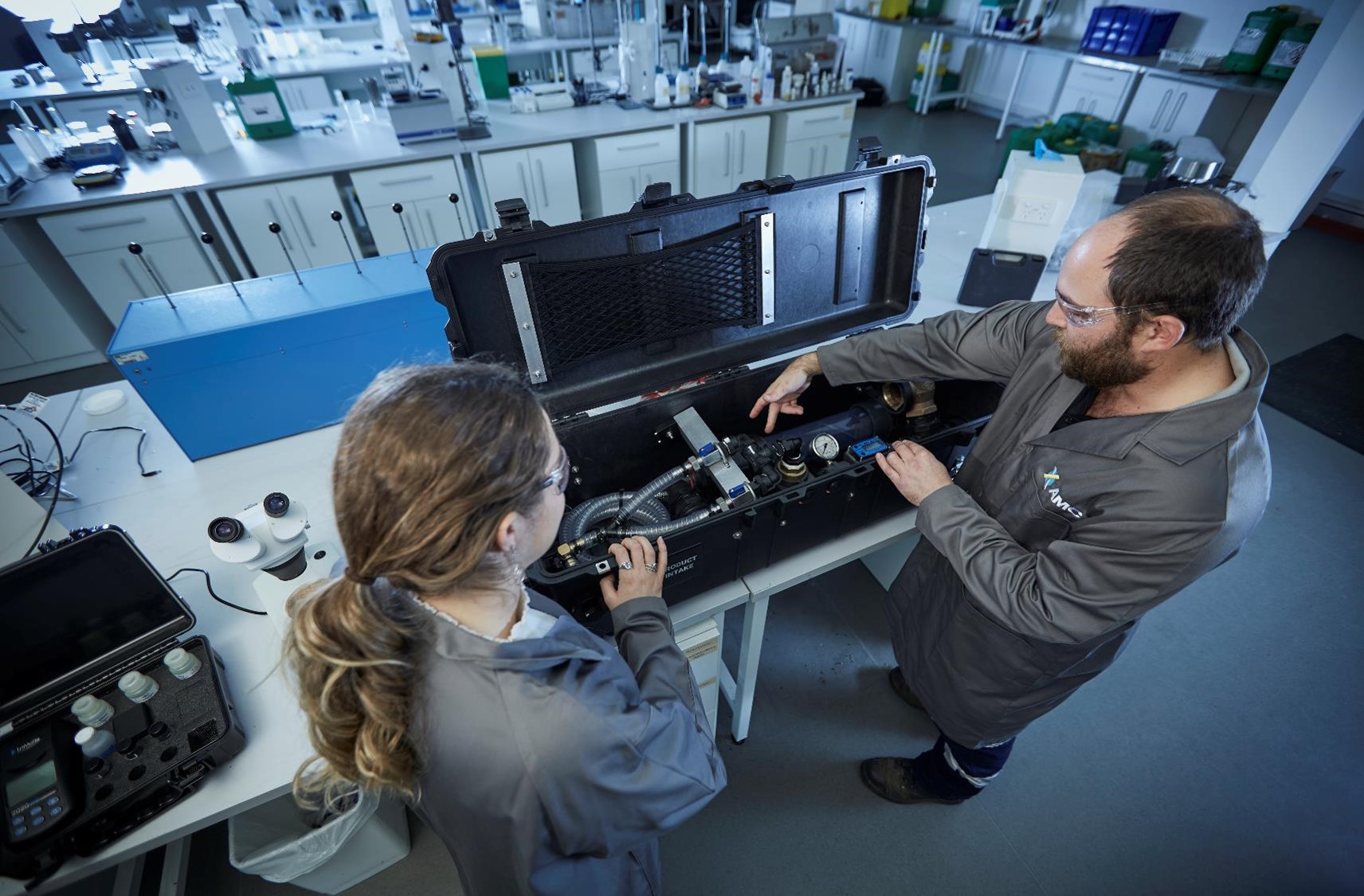 two scientists in a R&D laboratory